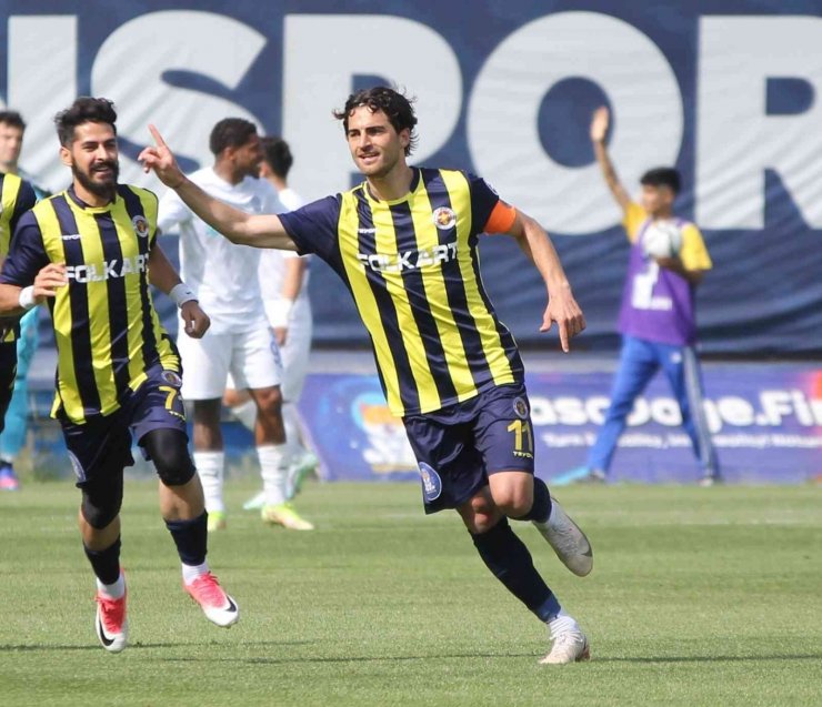 Ahmet Sagat, gollerine devam ediyor