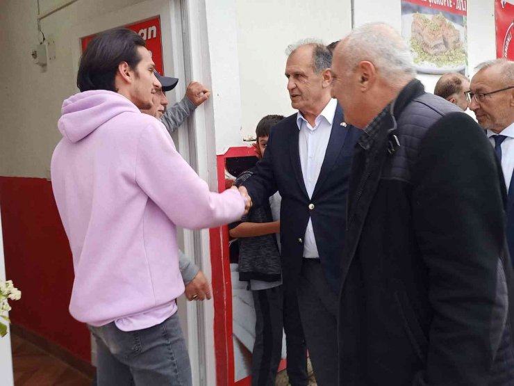 MHP İl Başkanı Öz, Çiftlikköy’de vatandaşların taleplerini dinledi
