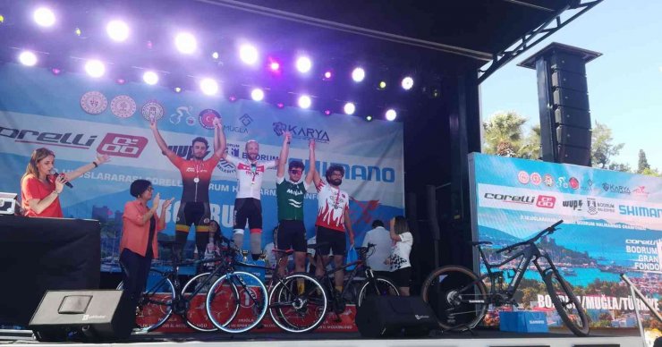 Alanyasporlu bisikletçiler Bodrum’da 2 madalya kazandı