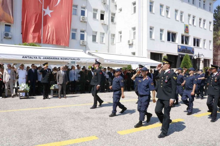 Antalya İl Jandarma Komutanlığında ‘özel bireylere’ Temsili Askerlik Töreni düzenlendi