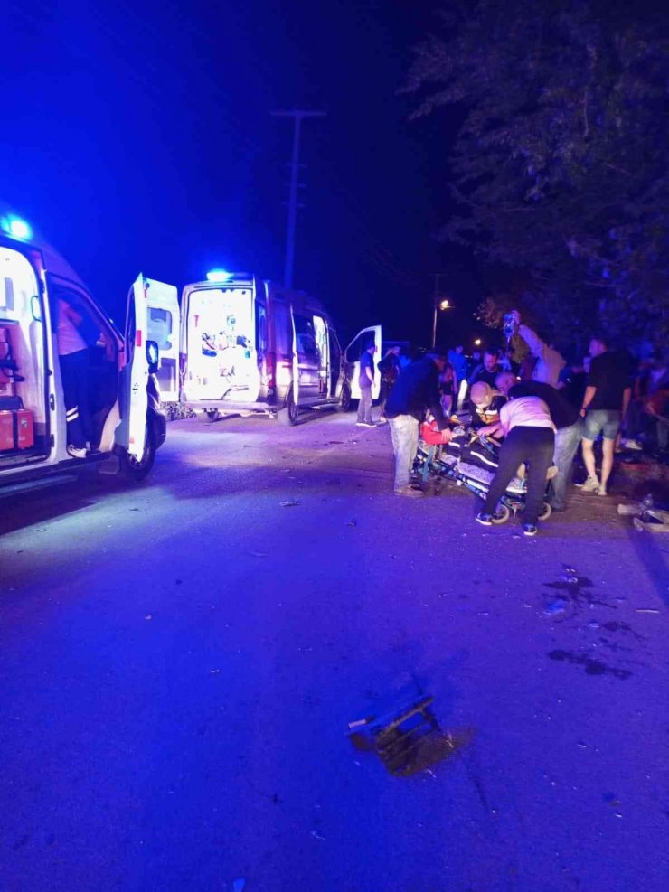 Burhaniye’de otomobil takla attı: 4 yaralı