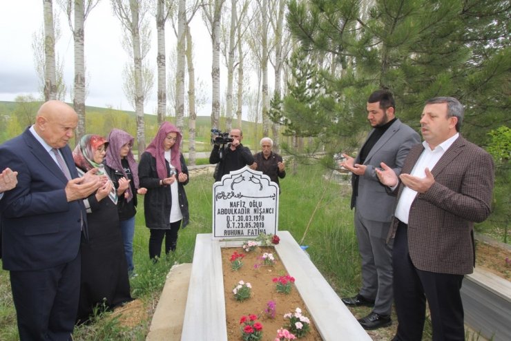 Gazeteci Nişancı, vefatının 3. yılında mezarı başında anıldı