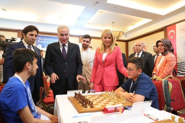 Türkiye Gençler Satranç Şampiyonası Merkezefendi’de başladı