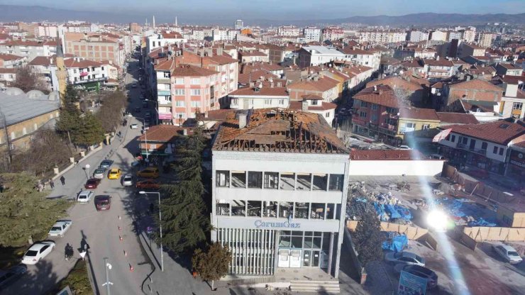 Meydan projesi için Halkbank binasının yıkımına onay verildi