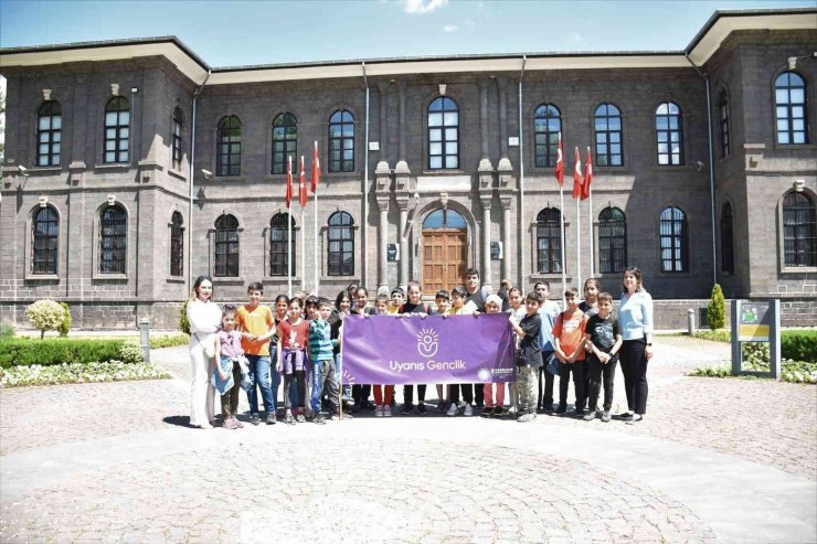 Diyarbakır’da öğrenciler Arkeoloji Müzesi’ni gezdi