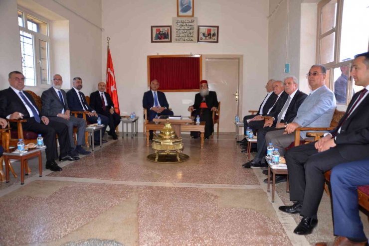 Kültür ve Turizm Bakanı Ersoy, Mardin’de zılgıtlarla karşılandı