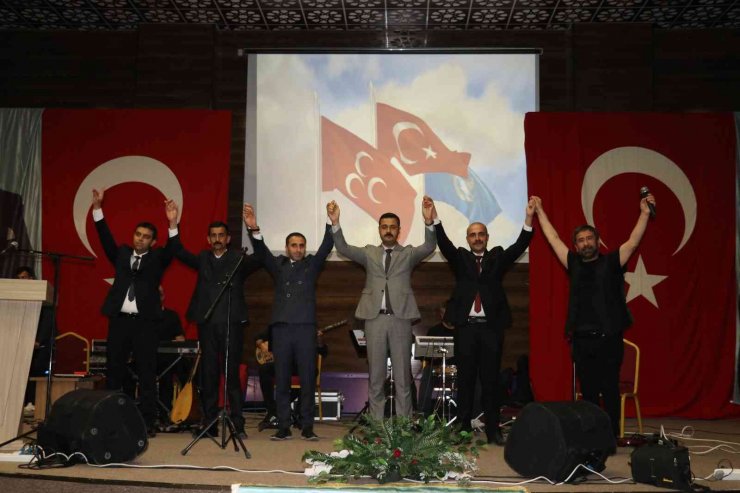 Van Ülkü Ocakları’ndan Osman Öztunç ve Atilla Yılmaz konseri