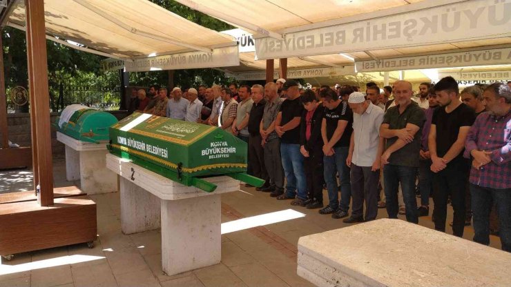 Galata Kulesi Meydanı’nda kendini yakan genç toprağa verildi