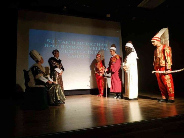 "Anadolu’nun Ruhu Erenler" adlı tiyatro gösterimi sahnelendi