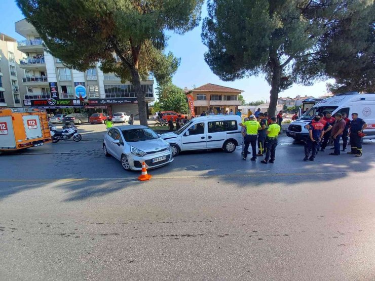 Aydın’da 2 otomobil çarpıştı: 1 yaralı