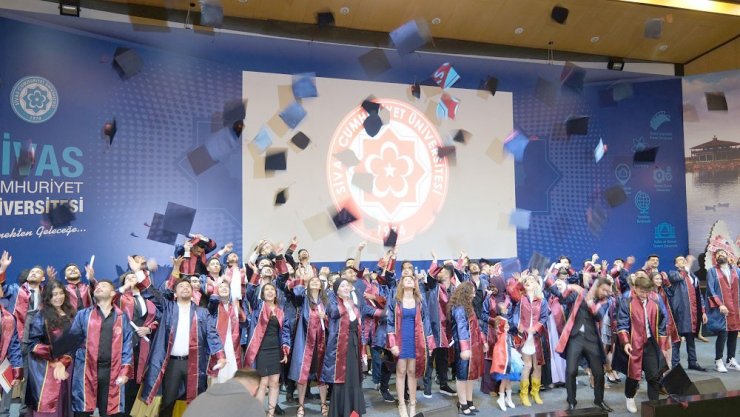 SCÜ Mühendislik Fakültesi 34. dönem mezunlarını verdi