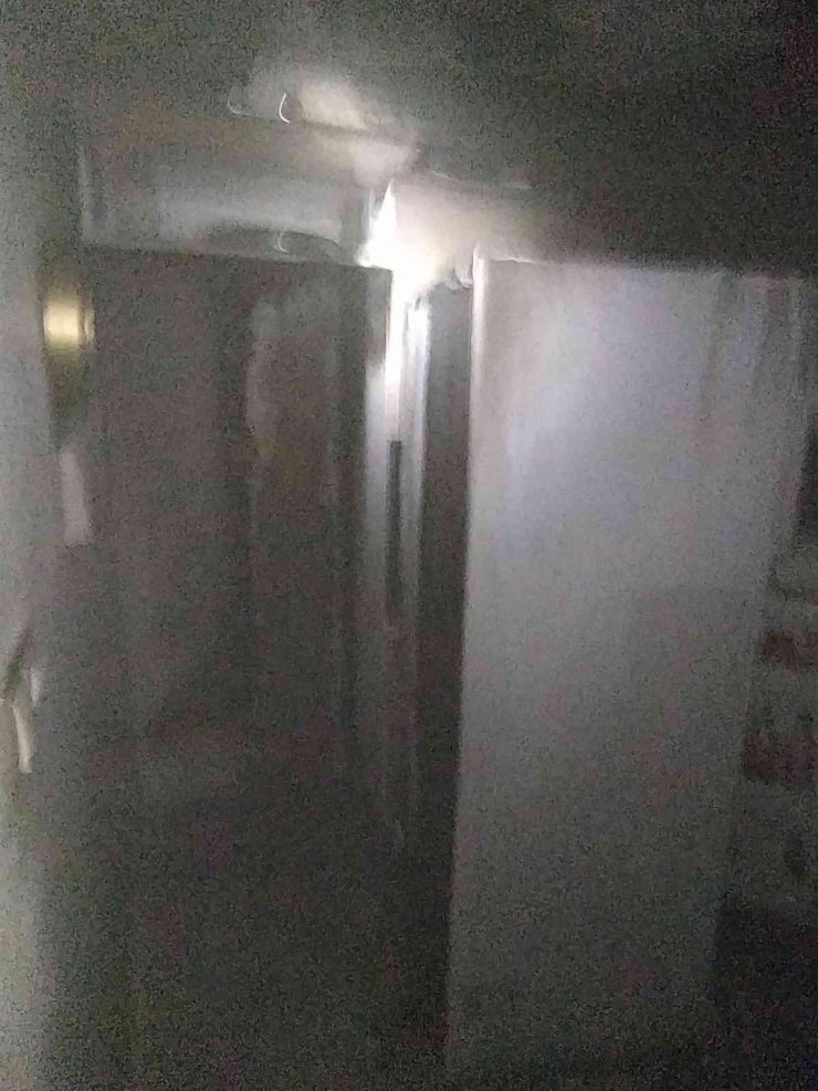 Buzdolabından çıkan yangın maddi hasara yol açtı