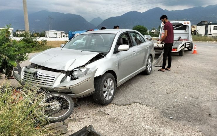 Osmaniye’de 3 aracın karıştığı kazada 2 kişi yaralandı