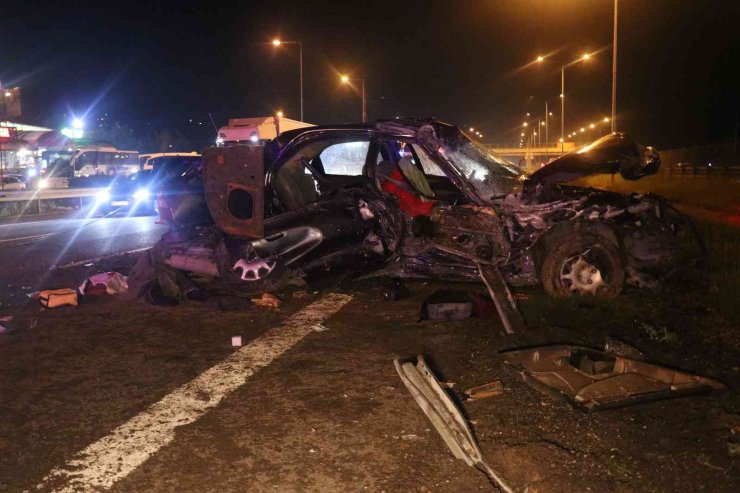 TEM’de feci kaza: 2 ölü, 2 yaralı
