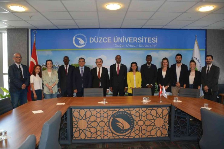 Ruanda Büyükelçisi Düzce Üniversitesinde