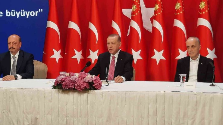 Cumhurbaşkanı Recep Tayyip Erdoğan, yeni asgari ücreti açıkladı. Yüzde 25 oranında yapılan artışla yeni asgari ücret net 5 bin 500 lira oldu.