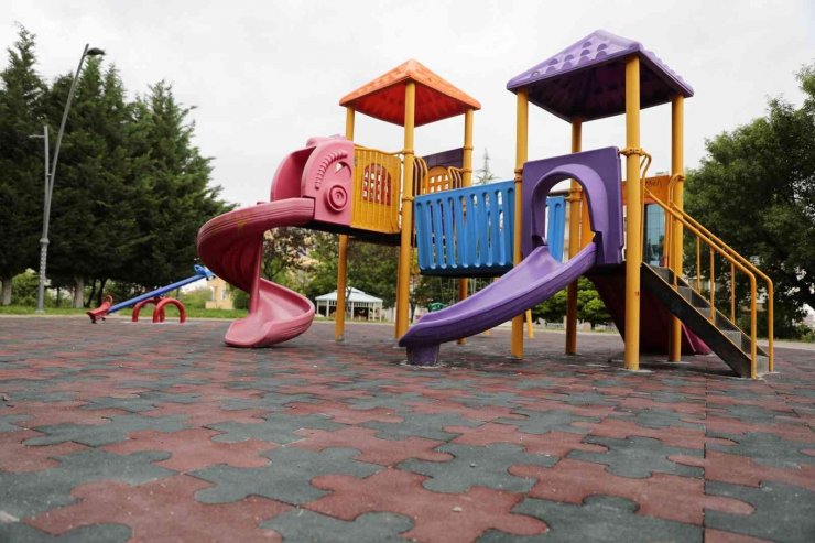Nevşehir’de çocuk oyun alanları daha güvenli hale getiriliyor