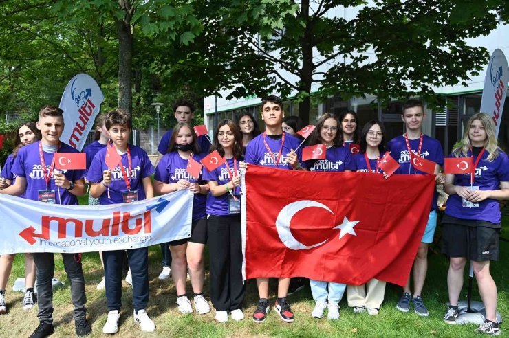 ’Kardeş şehirler’ programı ile Almanya’ya giden öğrenciler Mersin’e döndü