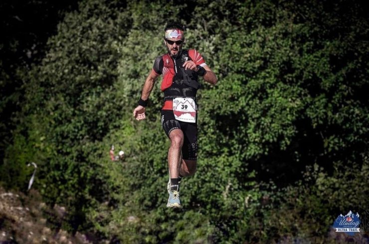 Sigarayı bırakıp koşu sporuyla ilgilenen Özgür Sancak, Türkiye’nin ender ultra trail maratoncularından oldu