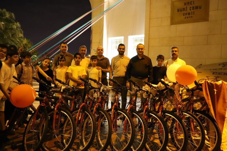 Kur’an Kursuna geldiler, dron, scooter ve bisiklet kazandılar