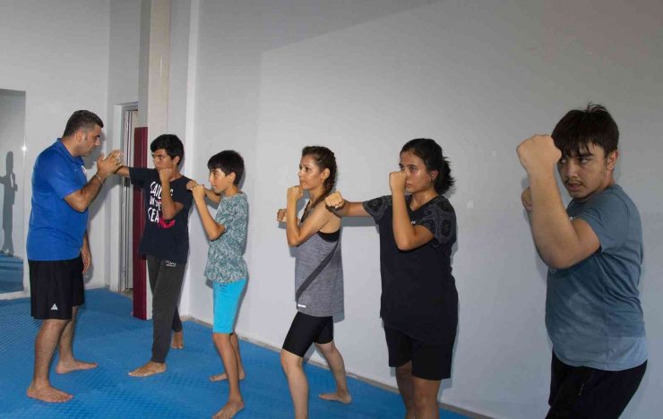 Mersin’de Kick Boks Kursu devam ediyor