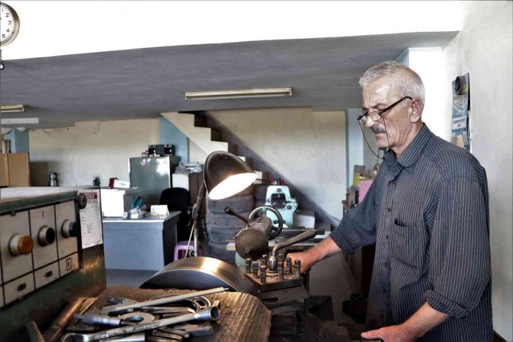Yılın ahisi seçilen 50 yıllık tornacı: “İşimi hep severek ve isteyerek yaptım"