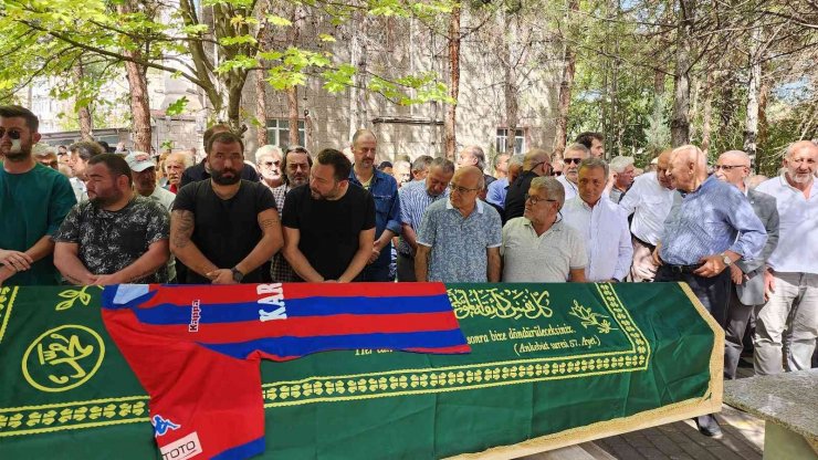 BJK Başkanı Ahmet Nur Çebi, eski Genel Müdürü Özbağ’ın cenazesine katıldı