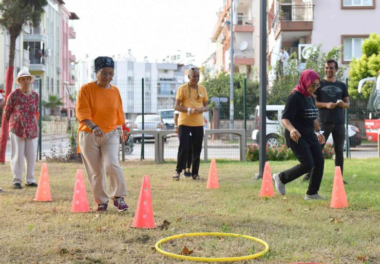 Alzheimer Günü’nde oyun oynadılar