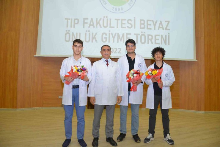 Ahi hekimleri beyaz önlüklerini giydi