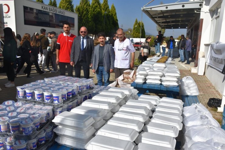 ADÜ Karacasu MYO’dan ve Karacasu esnafından öğrencilere destek