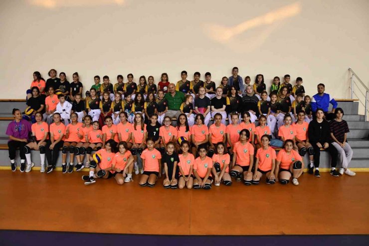 Sporcu fabrikası Altınova