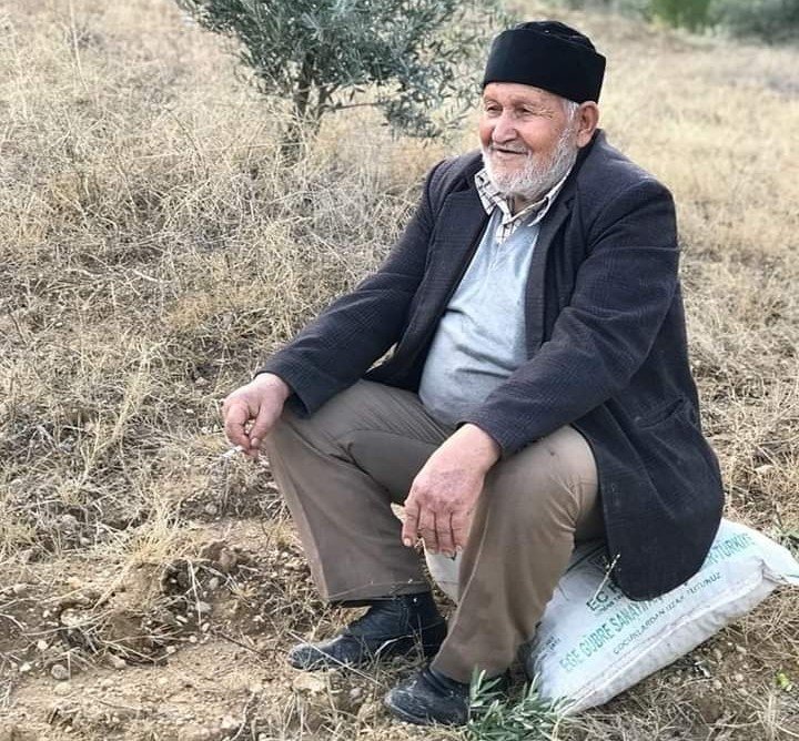 Süt toplama aracının altında kalan yaşlı adam öldü