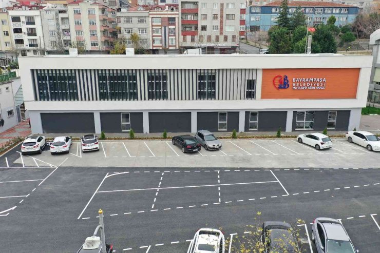 Bayrampaşa’ya yeni yüzme havuzu
