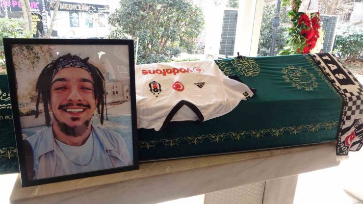 Rap sanatçısı Maestro Maltepe’de son yolculuğuna uğurlandı