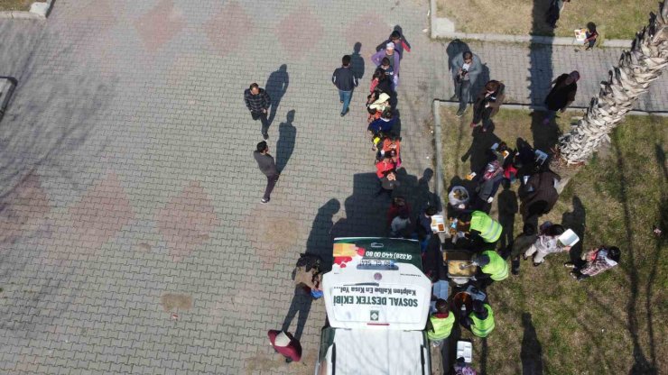 Osmaniye’de çadır kent ve sokaklar ilaçlanıyor