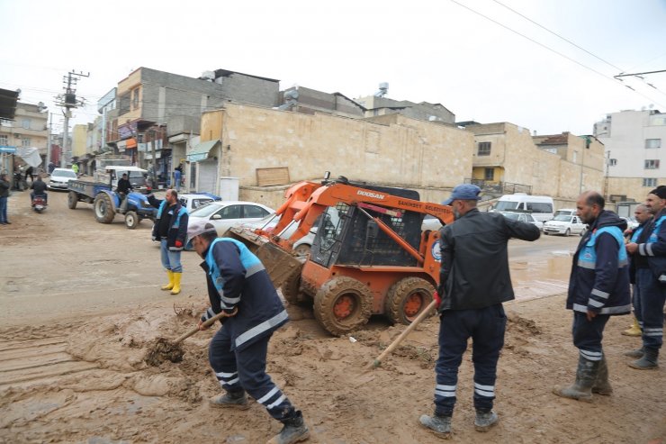 Eyyübiye’de selin yaraları sarılıyor