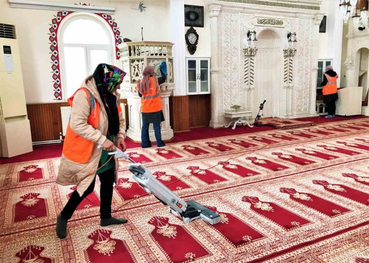 Altınordu’da camiler Ramazan ayına hazırlanıyor