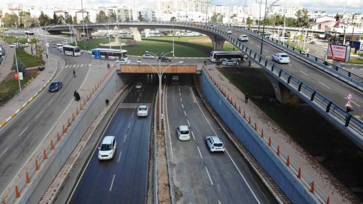 Selde 5 kişinin hayatını kaybettiği kavşak trafiğe açıldı
