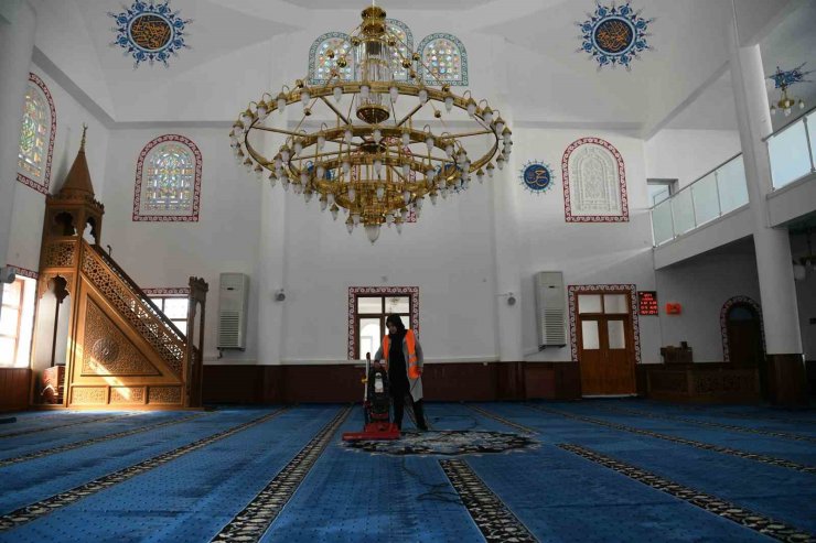 Çayırova’da camiler Ramazan ayına hazır
