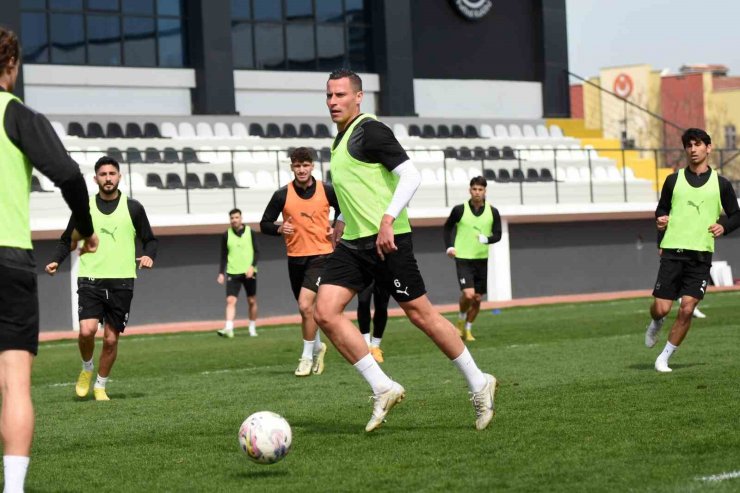 Manisa FK’da Altay maçı hazırlıkları başladı