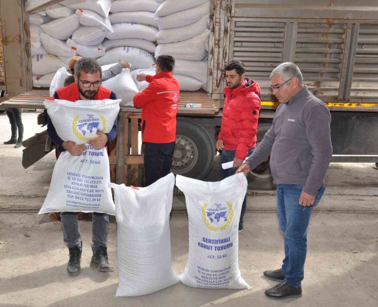 Elbistan’da üreticilere yüzde 75’i hibe destekli nohut tohumu dağıtıldı