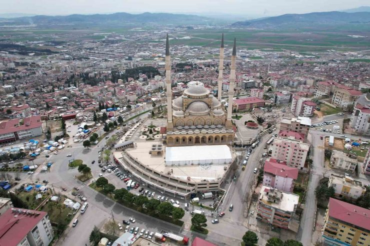 Abdülhamid Han Camii’nde teravih namazları çadırda kılınacak