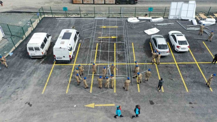 Kocaeli Büyükşehir, Hatay Defne’ye iki Ramazan çadırı kurdu