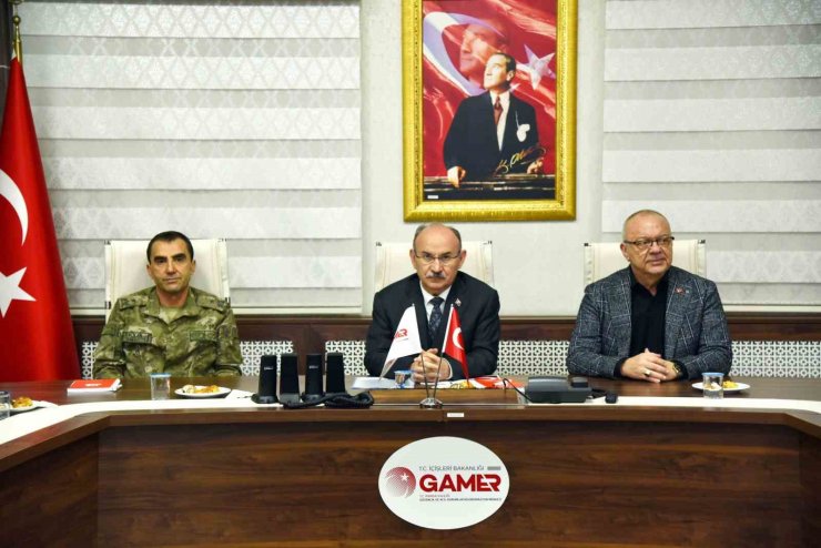 Manisa’da deprem bölgesi için Ramazan kolisi kampanyası başlatıldı