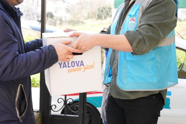 Yalova Belediyesi’nden ihtiyaç sahiplerine erzak kolisi desteği