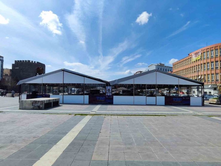 Diyarbakır’da üç ayrı yerde iftar çadırı kuruldu