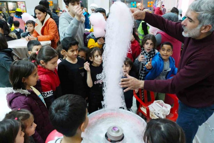 Mardin’de depremzede çocuklar Ramazan şenliğinde doyasıya eğlendi