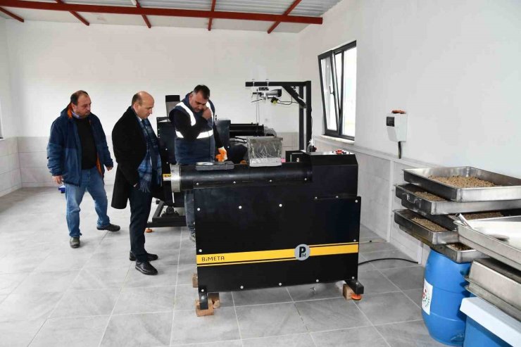 Yalova Altınova’da atık yemekler yüksek kaliteli mamaya dönüşüyor
