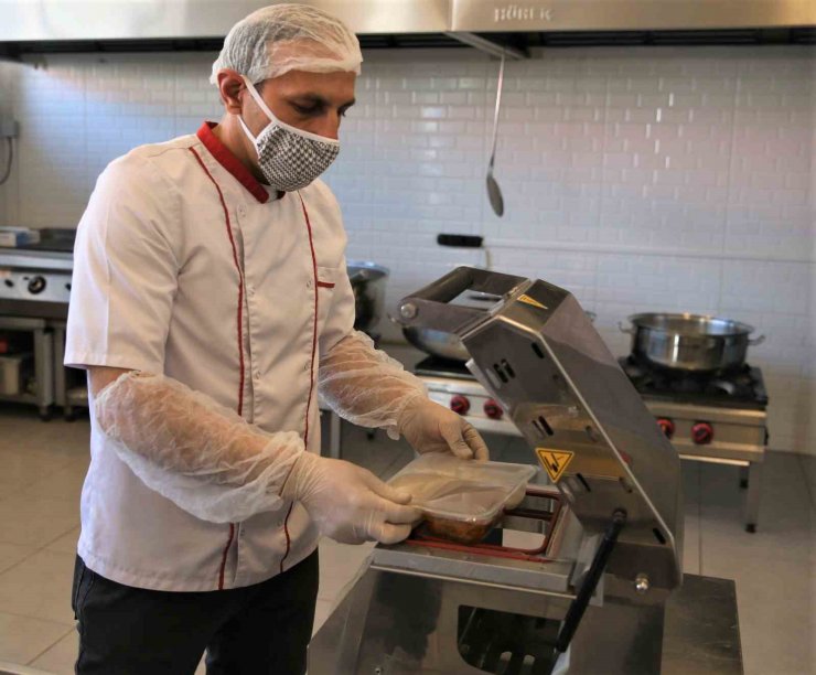 İftarlık ve sahurluklar Merkezefendi Belediyesi Aşevinden