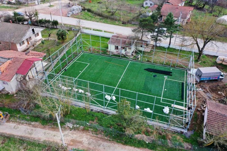 Karaabdülbaki’ye futbol sahası